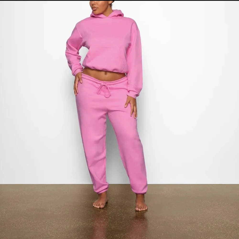 ISO: skims cotton fleece bubblegum hoodie - Picture 2 of 3